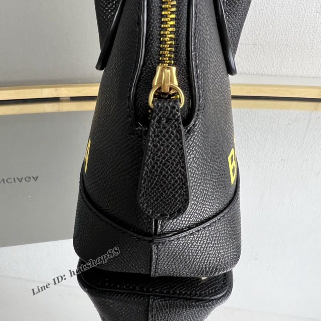 Balenciaga專櫃爆款XXS號手提貝殼包 巴黎世家原單大字母貝殼包 fyj1959